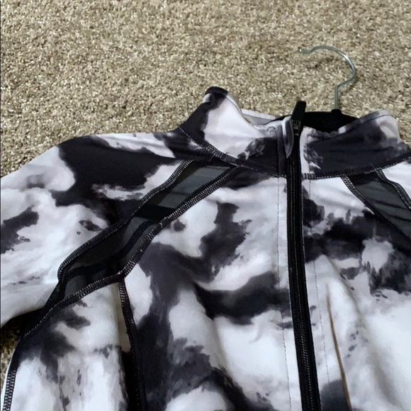 Marbled Jacket - Picture 3 of 3